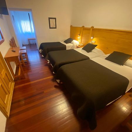 בייסקאס Hotel La Rambla מראה חיצוני תמונה