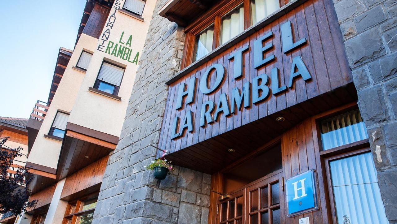 בייסקאס Hotel La Rambla מראה חיצוני תמונה